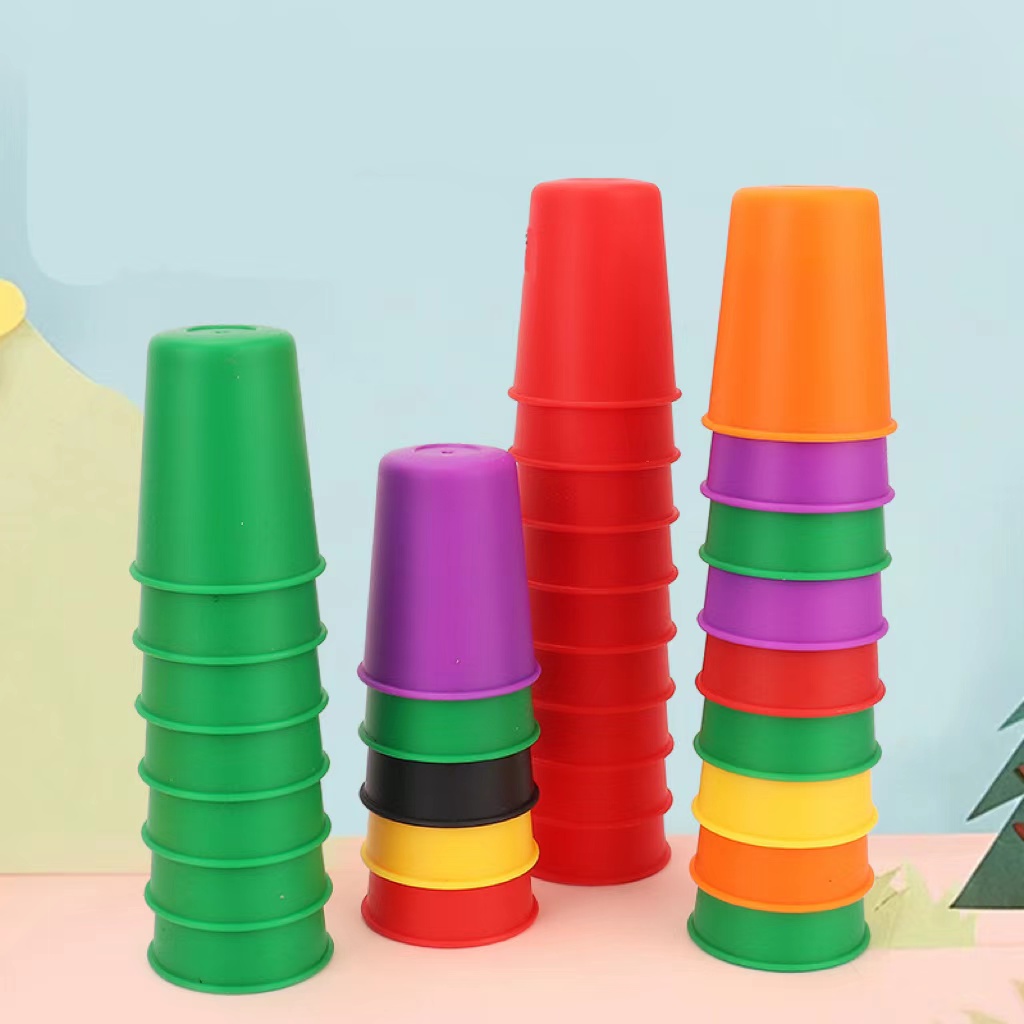 モンテッソーリおもちゃミニスタックカップゲームカード教育知的 - Sports Equipment For Kindergarten のレビューと価格
